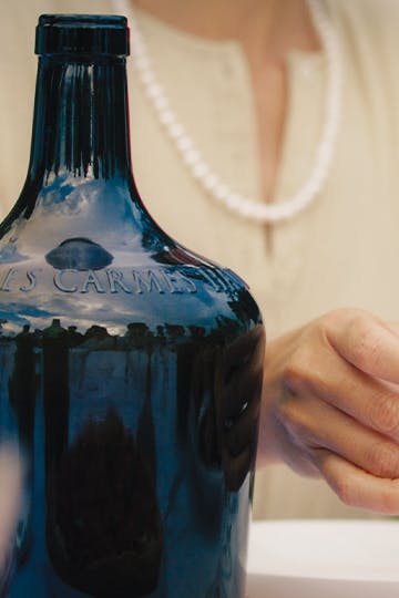 To mark its 100th anniversary, Les Carmes Haut Brion is unveiling a wine of timeless elegance: "Hommage au siècle 1917-2017"